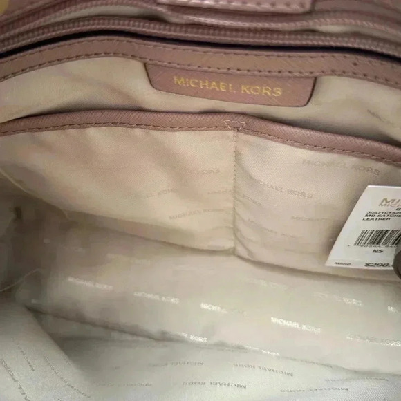 Like New Condition Michael Kors - Picture 5 of 13